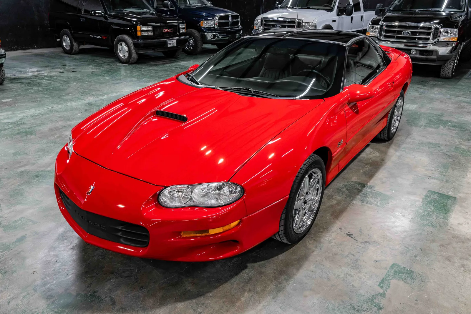 2000-Chevrolet-Camaro-Bright-Red-116756--33.jpg