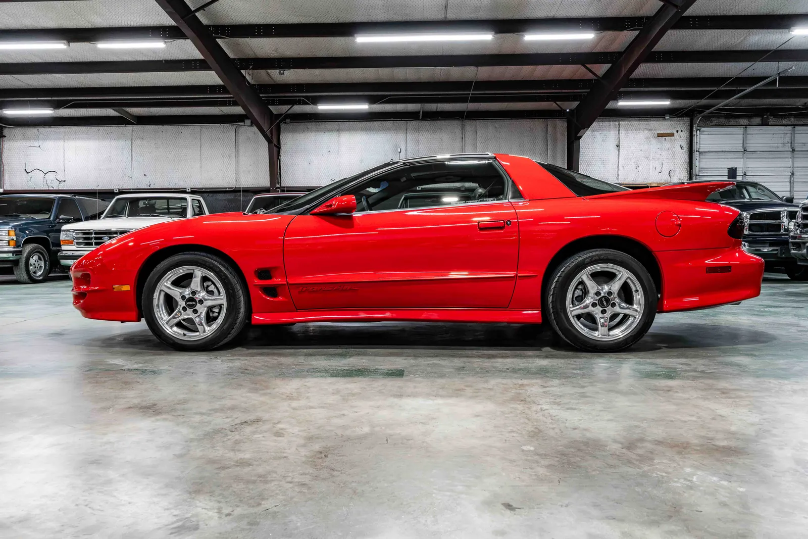 1998-Pontiac-TransAm-BrightRed-2G2FV22G1W2227887--34.jpg