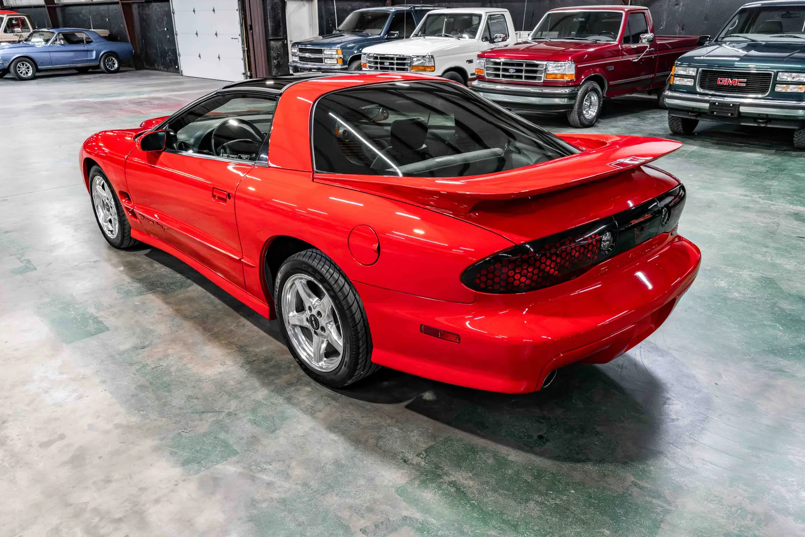 1998-Pontiac-TransAm-BrightRed-2G2FV22G1W2227887--35.jpg