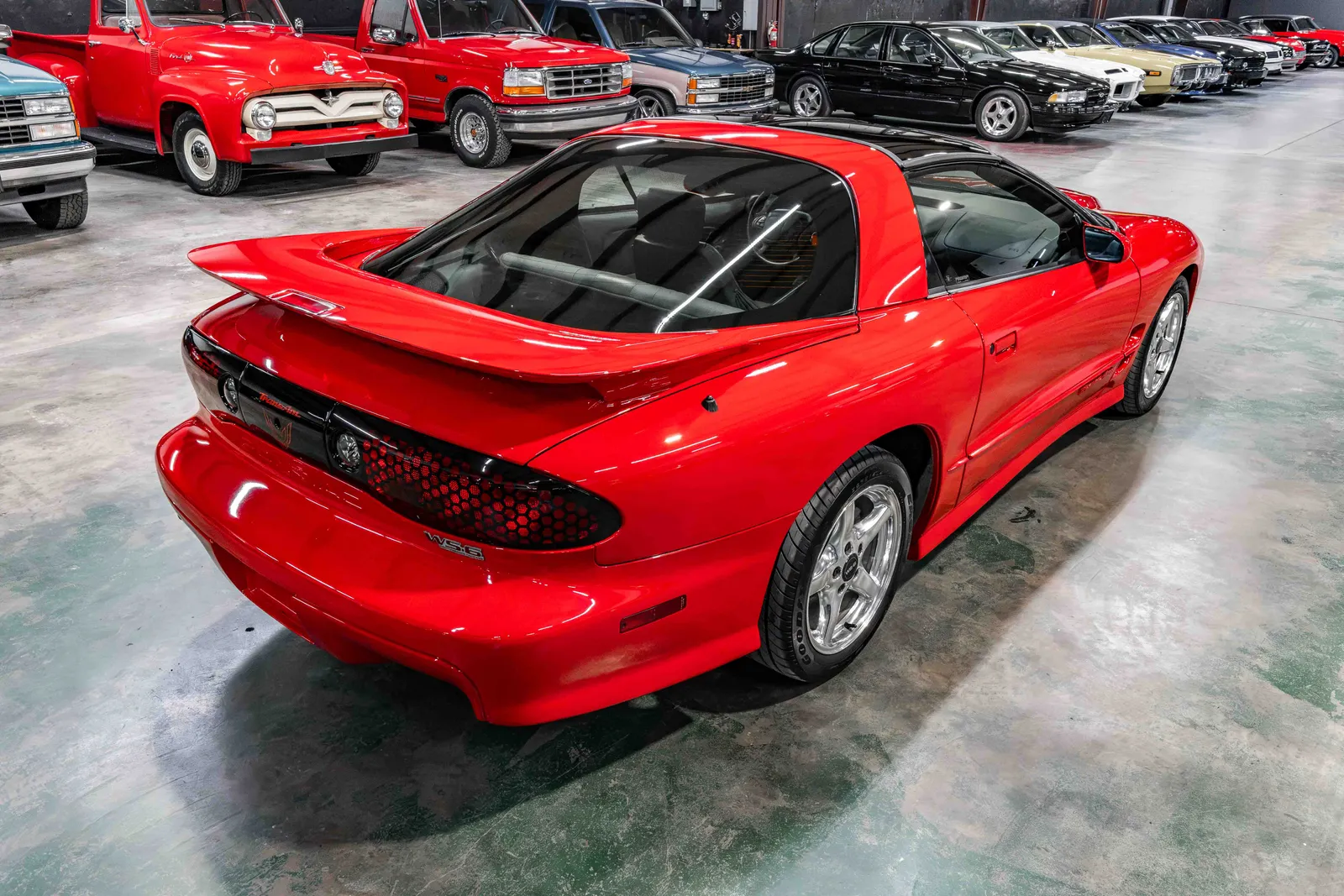 1998-Pontiac-TransAm-BrightRed-2G2FV22G1W2227887--37.jpg
