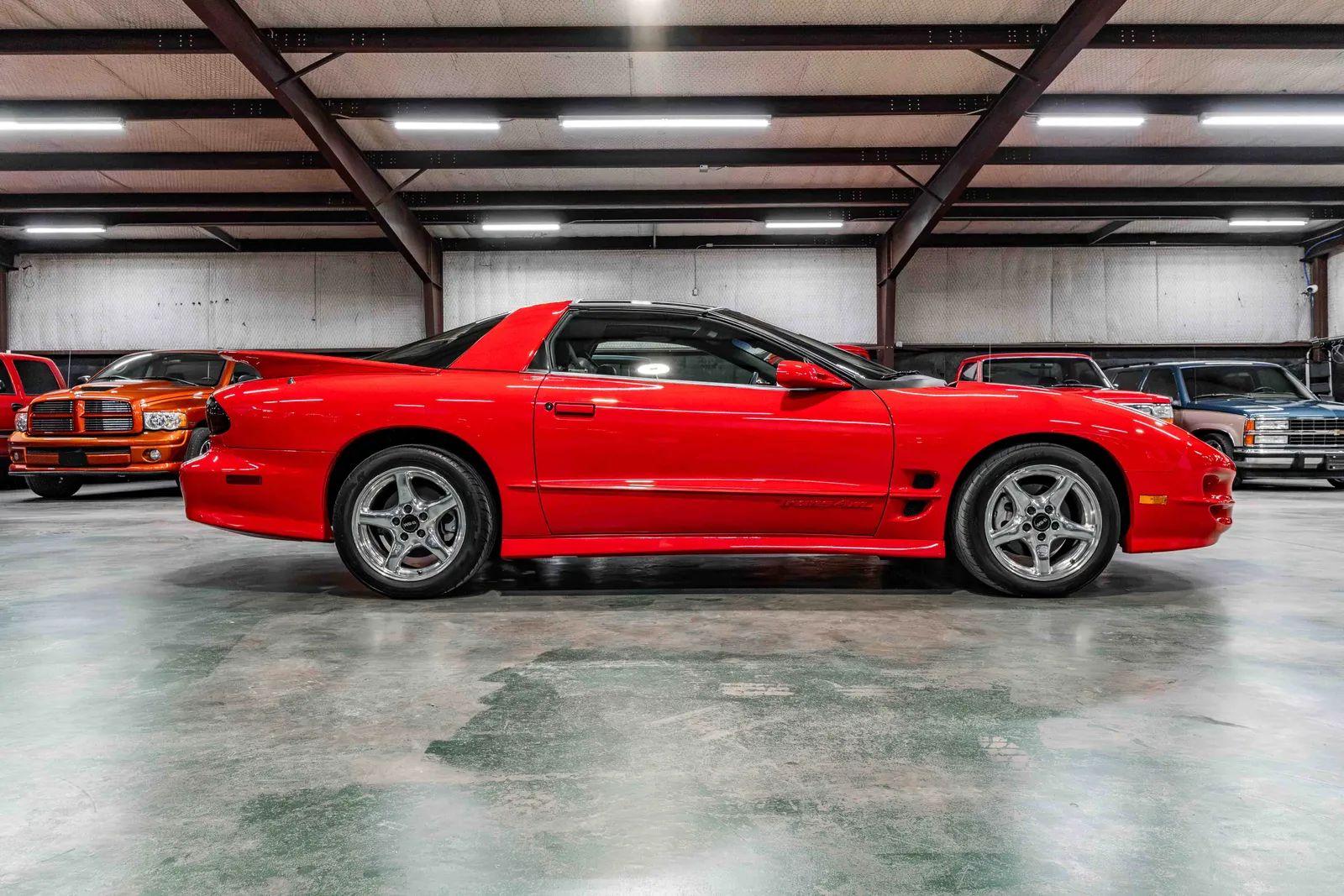 1998-Pontiac-TransAm-BrightRed-2G2FV22G1W2227887--38.jpg