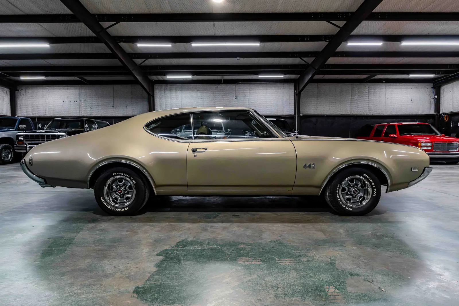 1969-Oldsmobile-442-Gold-344879Z107268-38.jpg