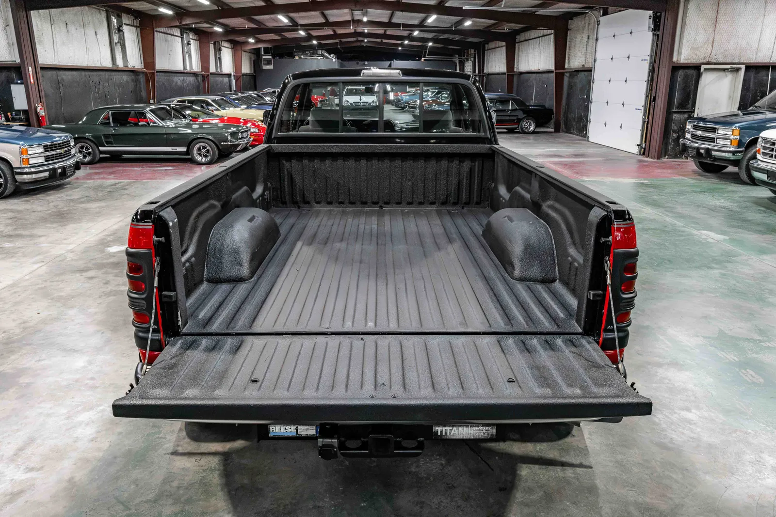 1996-Dodge-Ram3500-Black-Red-3B7MF33C5TM164689--51.jpg