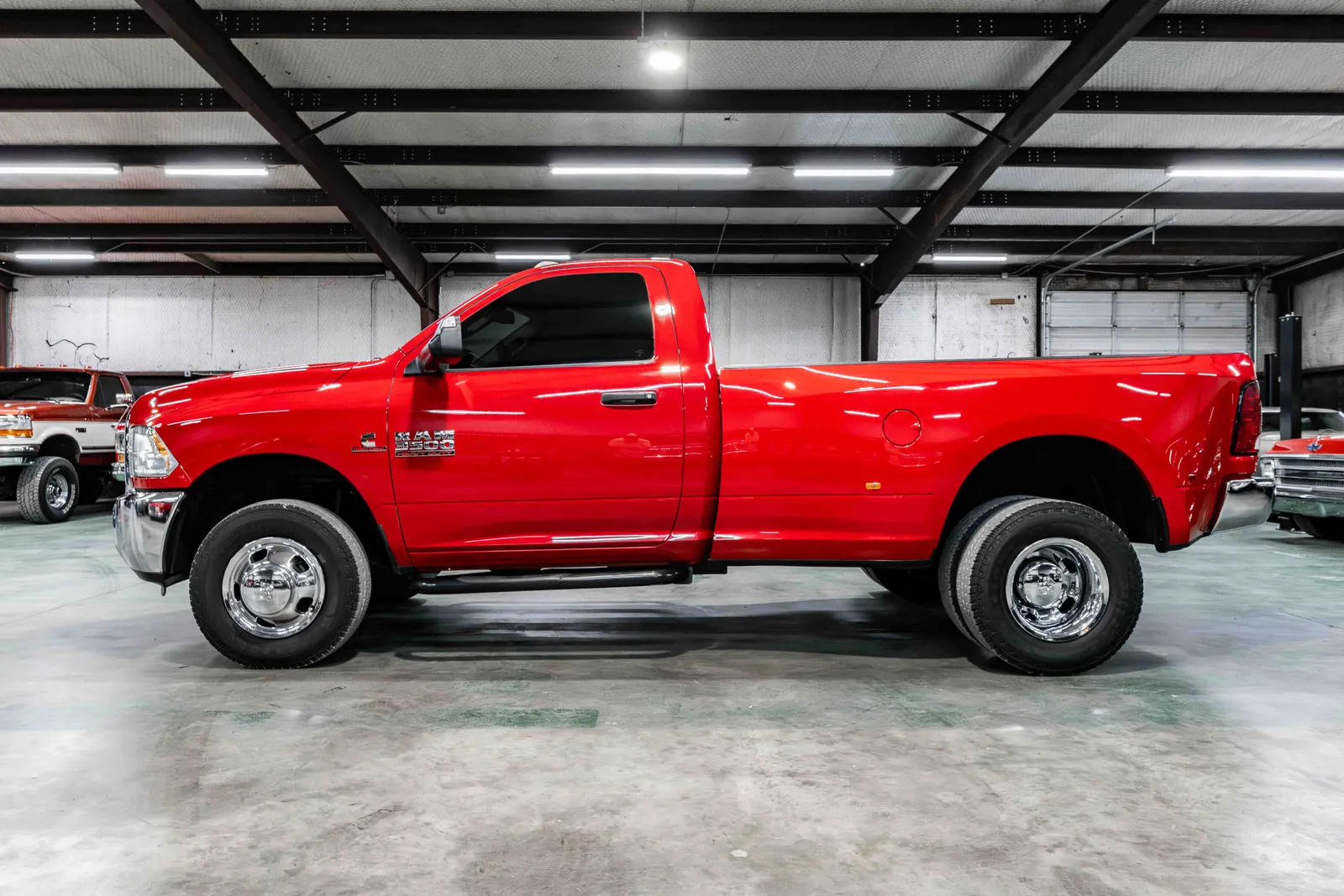 2014-Dodge-Ram3500-Red-228170-34.jpg