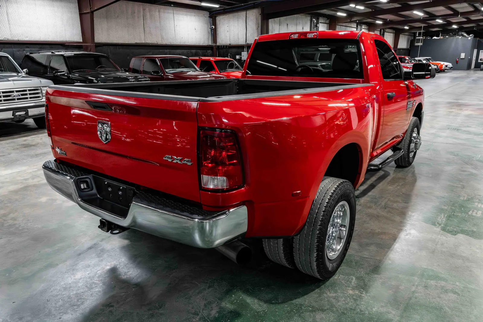 2014-Dodge-Ram3500-Red-228170-37.jpg