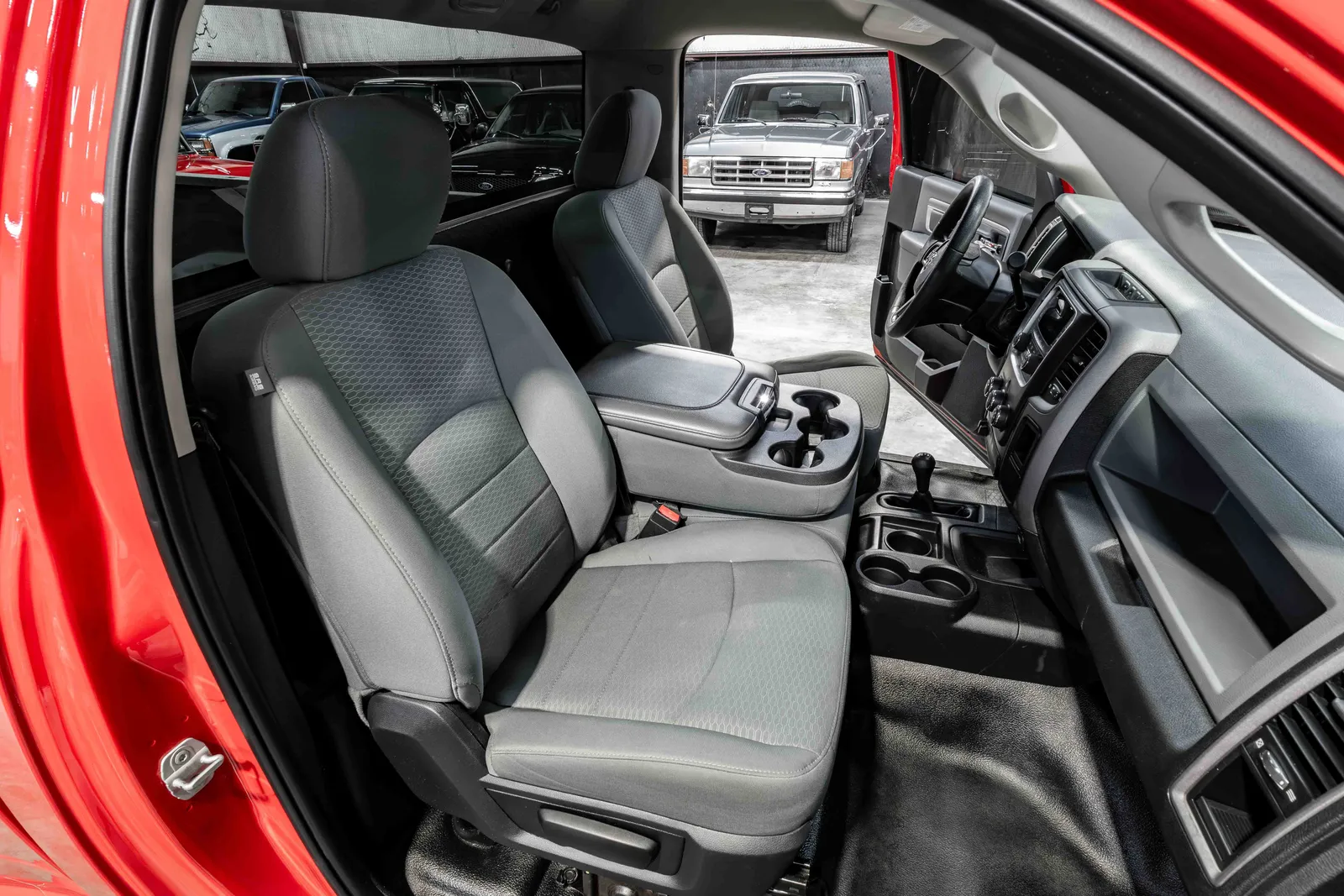 2014-Dodge-Ram3500-Red-228170-48.jpg