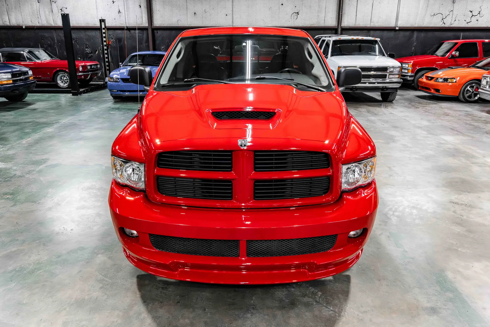 2005-Dodge-SRT-10-Red-3D7HA16H35G733753-40.jpg