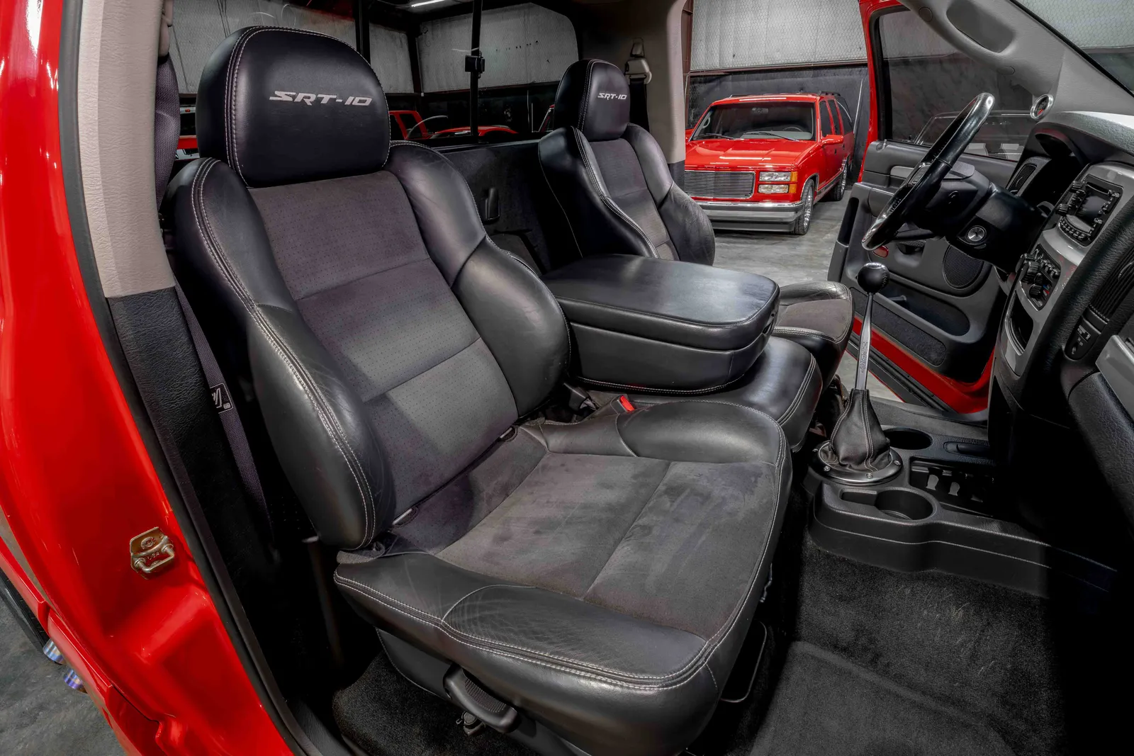 2005-Dodge-SRT-10-Red-3D7HA16H35G733753-48.jpg