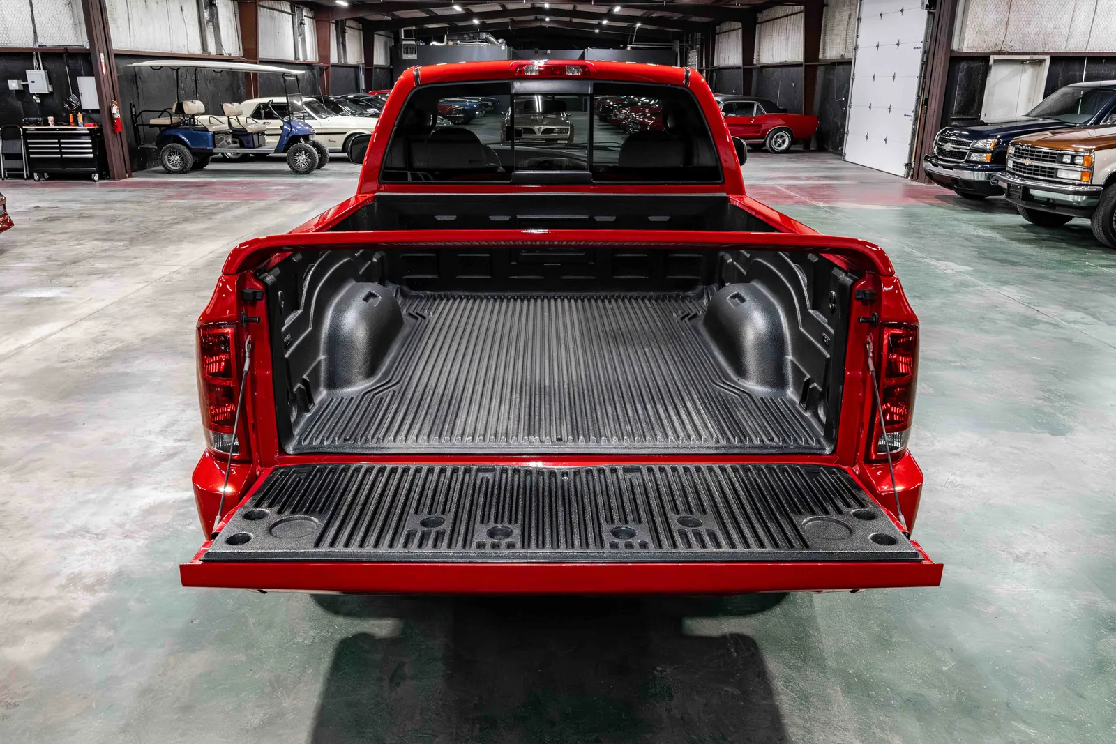 2005-Dodge-SRT-10-Red-3D7HA16H35G733753-50.jpg