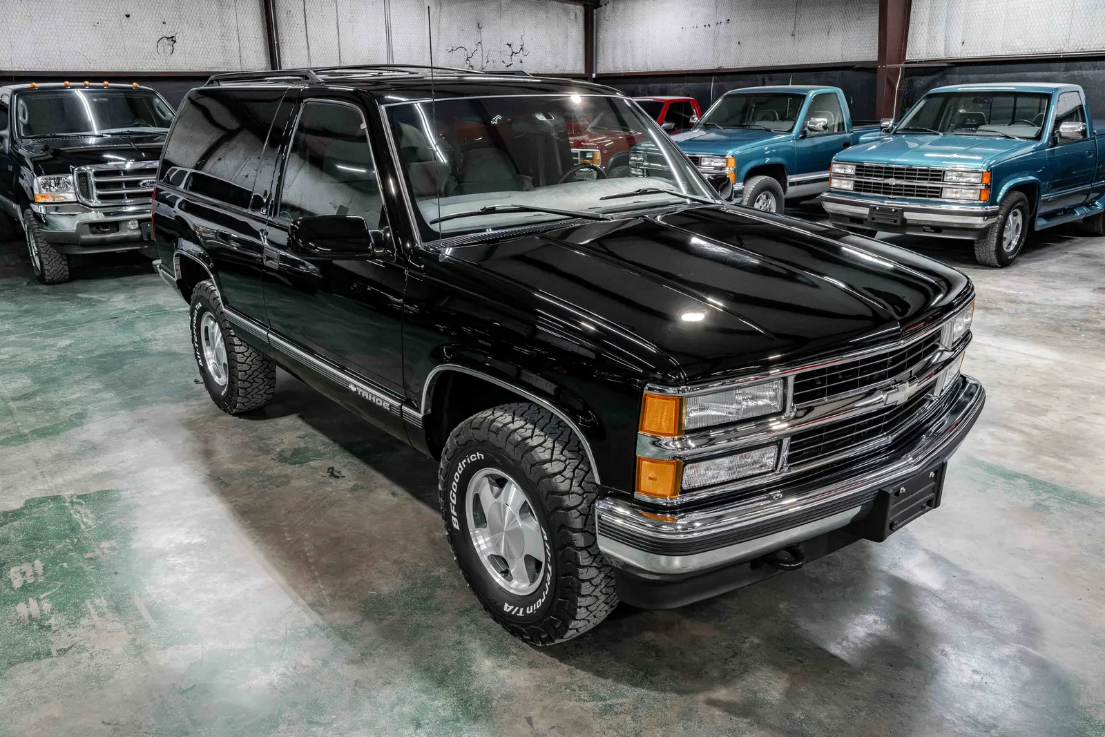 1998-Chevrolet-Tahoe-Black-126205-39.jpg