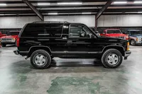 1998-Chevrolet-Tahoe-Black-126205-38.jpg