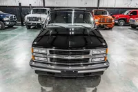 1998-Chevrolet-Tahoe-Black-126205-40.jpg