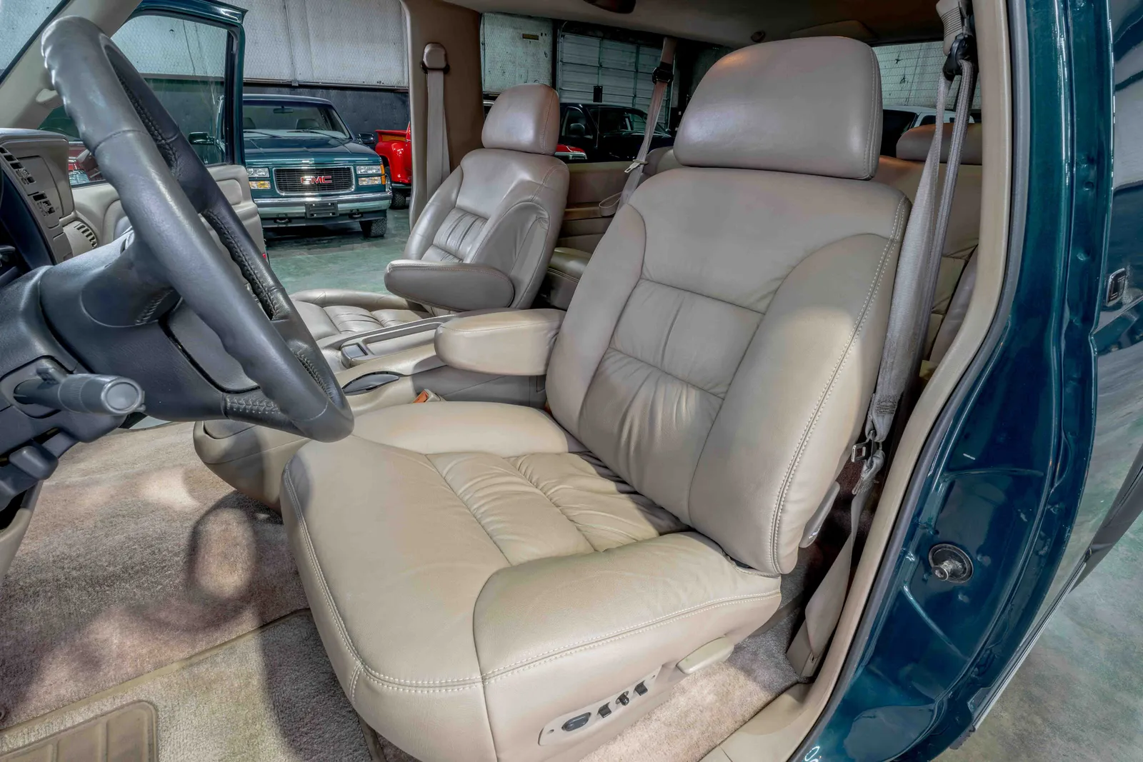 1998-Chevrolet-Tahoe-Emerald-Green-Metallic-138303-45.jpg