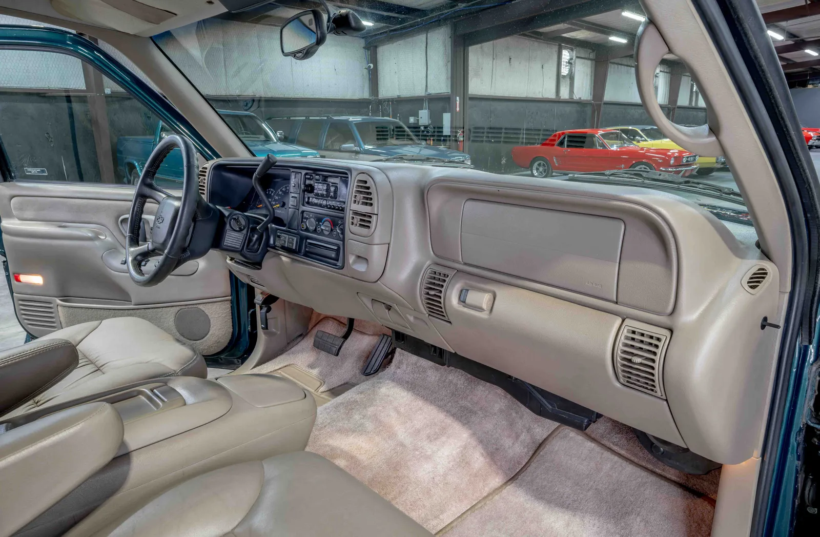 1998-Chevrolet-Tahoe-Emerald-Green-Metallic-138303-49.jpg