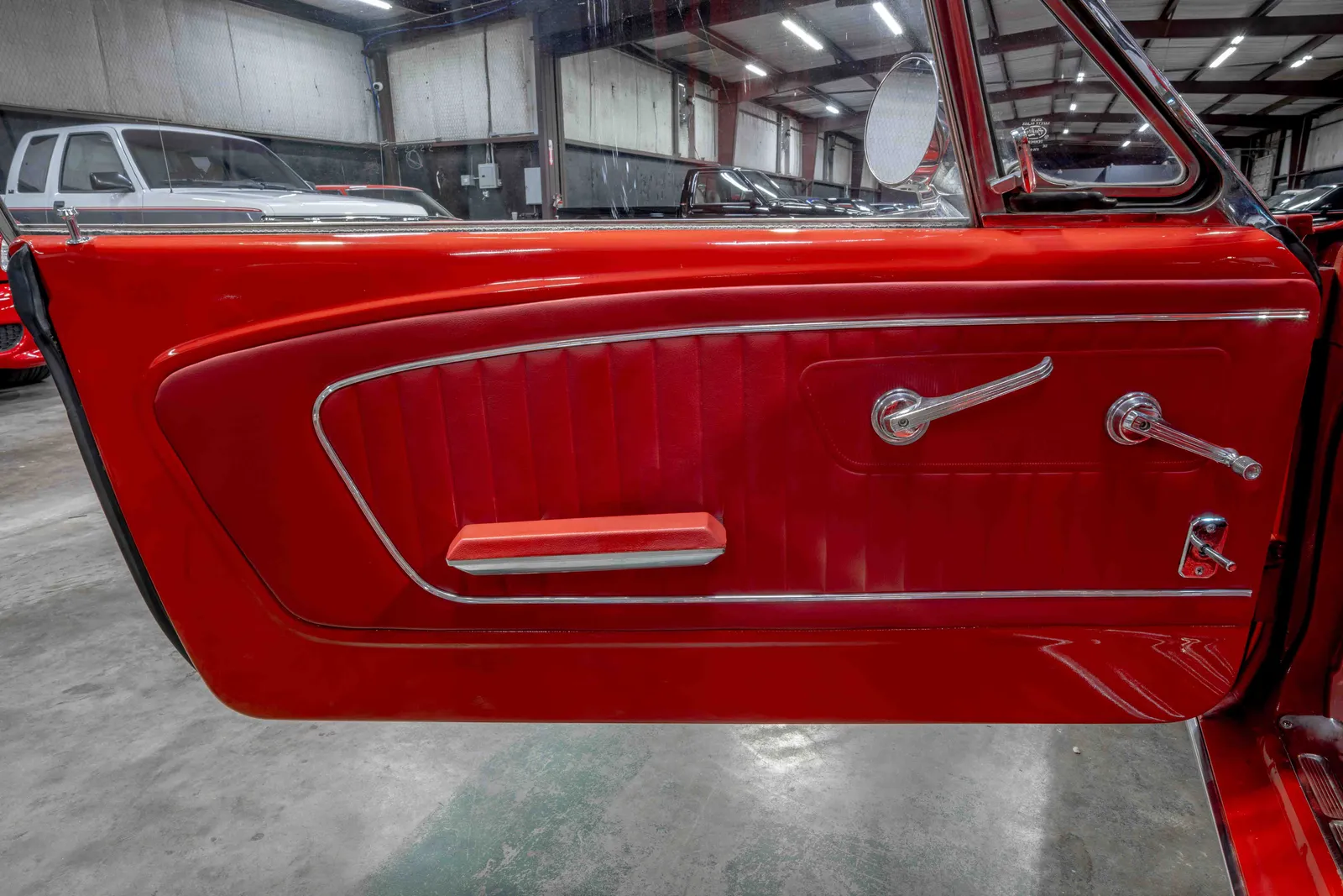 1965-Ford-Mustang-Red-5F07C764906-44.jpg