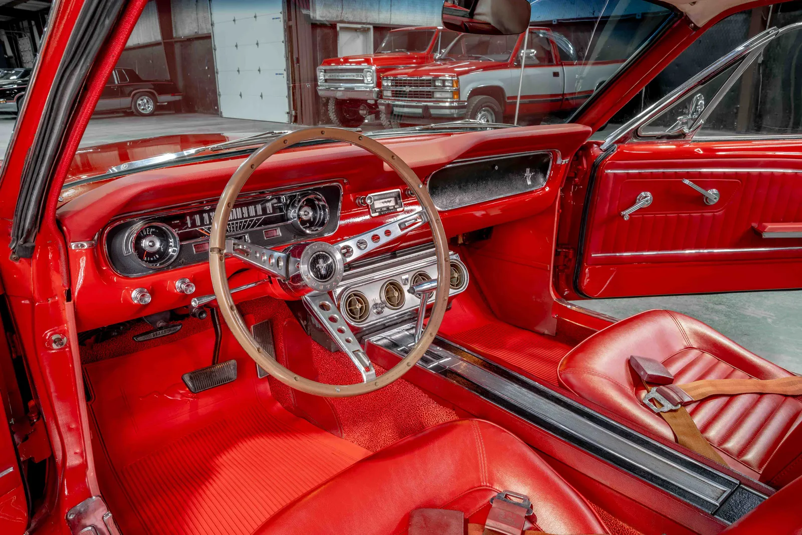 1965-Ford-Mustang-Red-5F07C764906-46.jpg