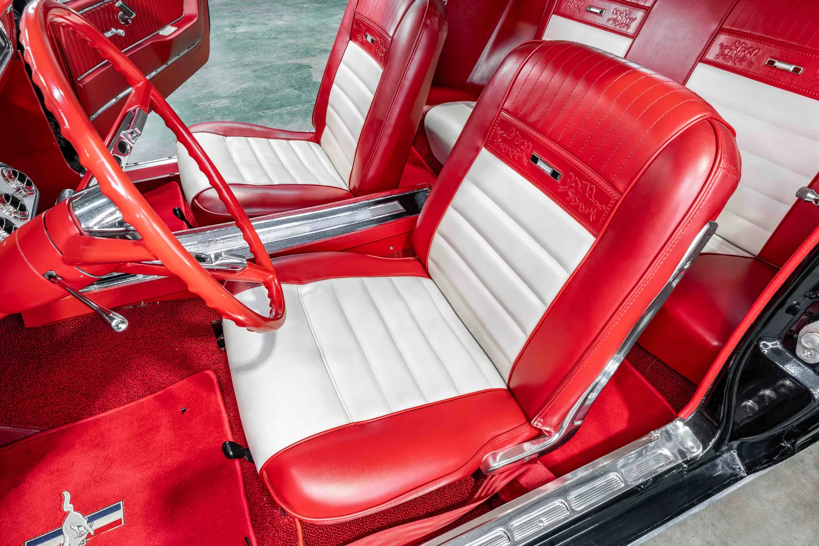 1965-Ford-Mustang-Black-5F07D200815--45.jpg