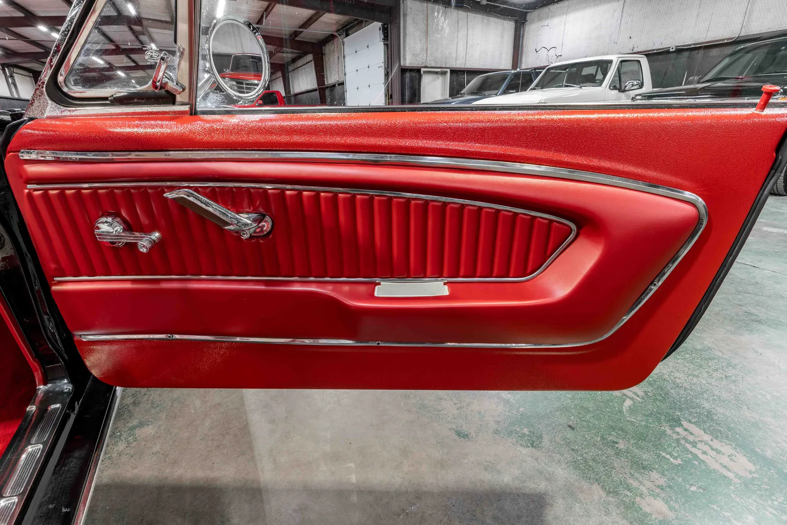 1965-Ford-Mustang-Black-5F07D200815--47.jpg