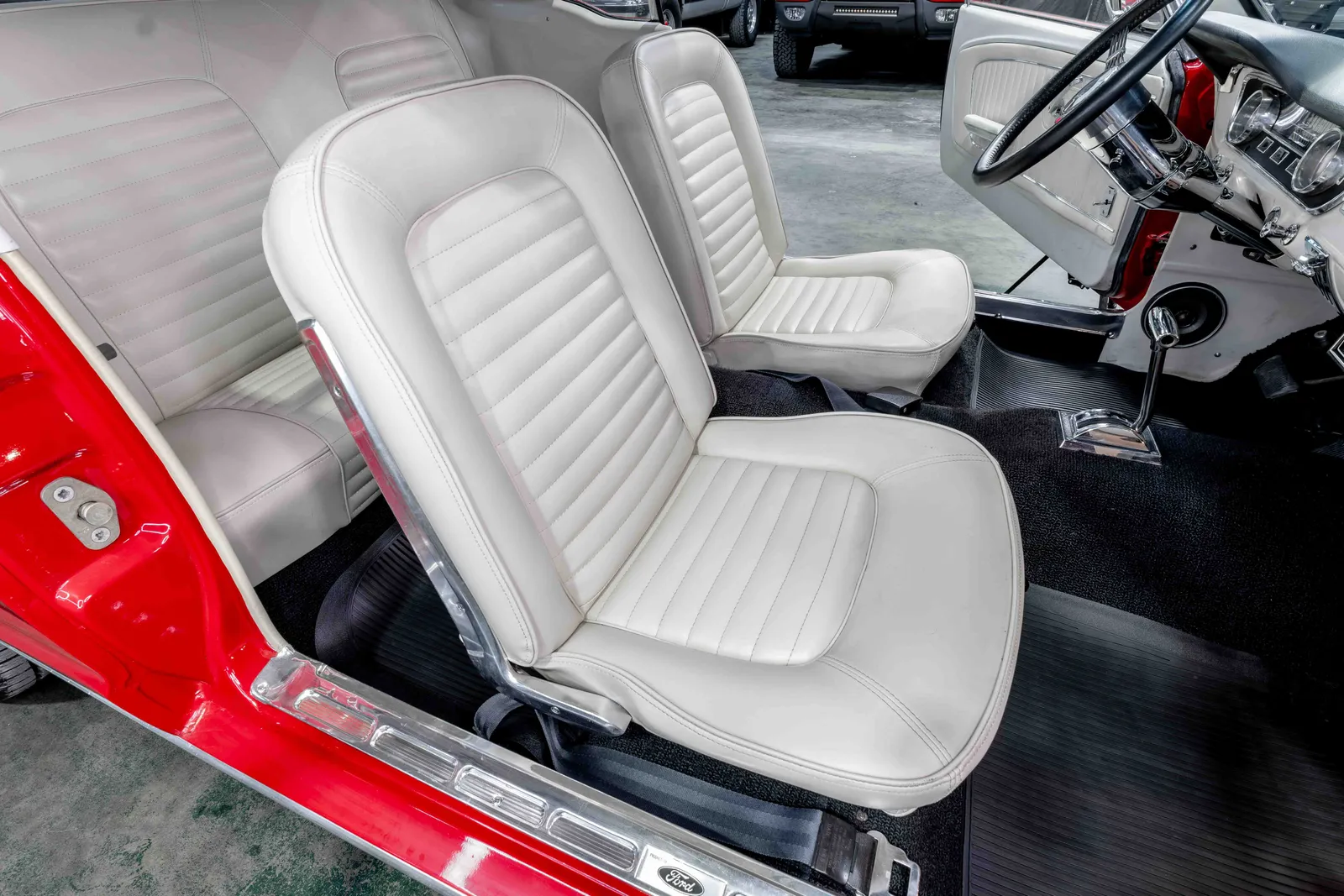 1965-Ford-Mustang-Red-5R07C193177--48.jpg