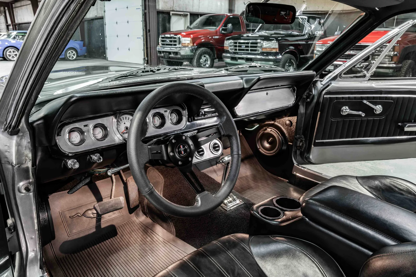 1966-Ford-Mustang-Grey-215928-46.jpg