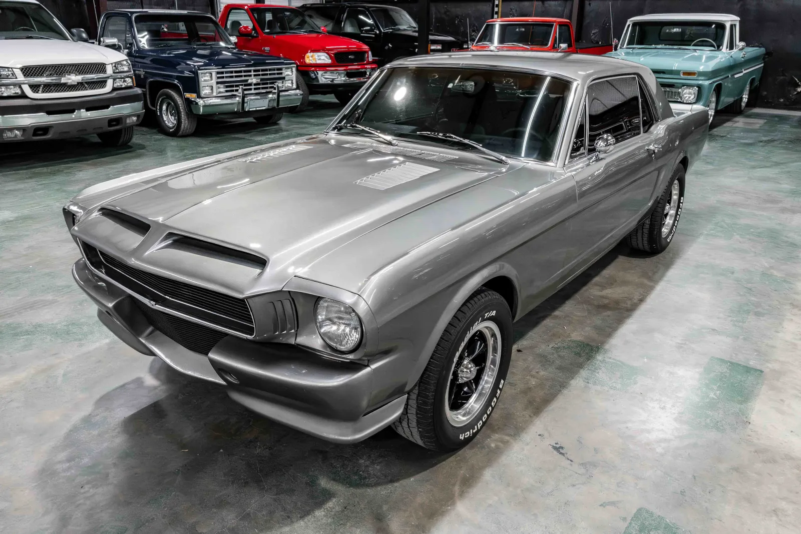1966-Ford-Mustang-Grey-215928-33.webp