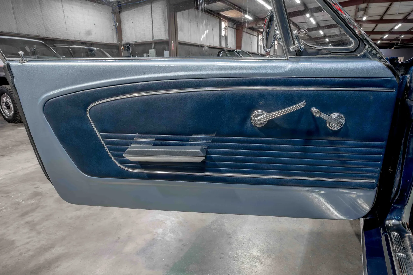 1966-Ford-Mustang-Nightmist-Blue-Poly-6F09C125846-44.jpg