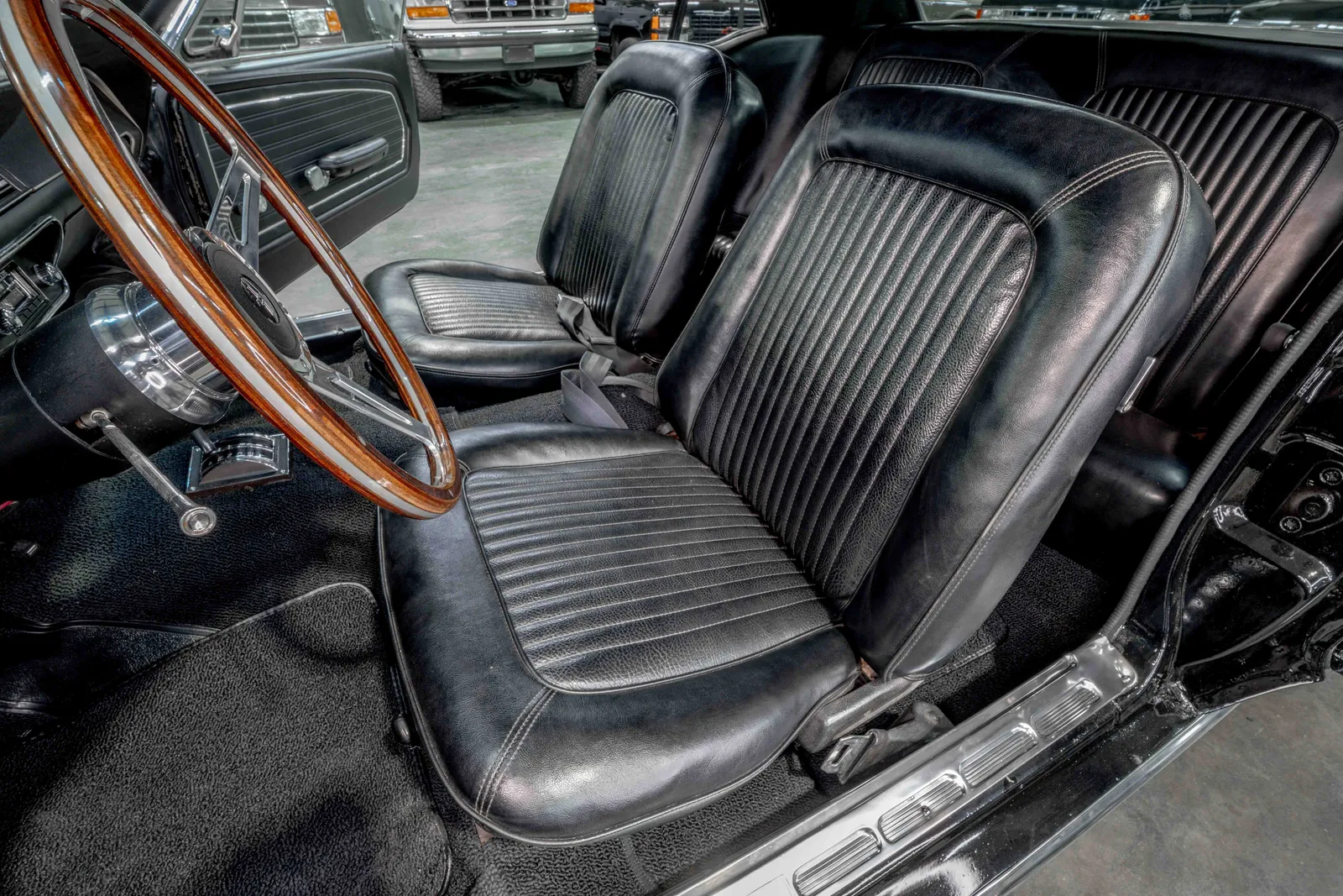 1968-Ford-Mustang-Black-8R01C142427-45.jpg