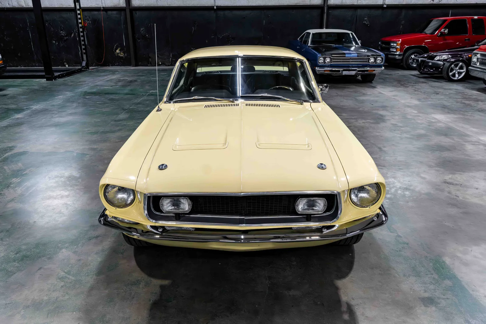 1968-Ford-Mustang-GTCS-Yellow-155795-40.jpg