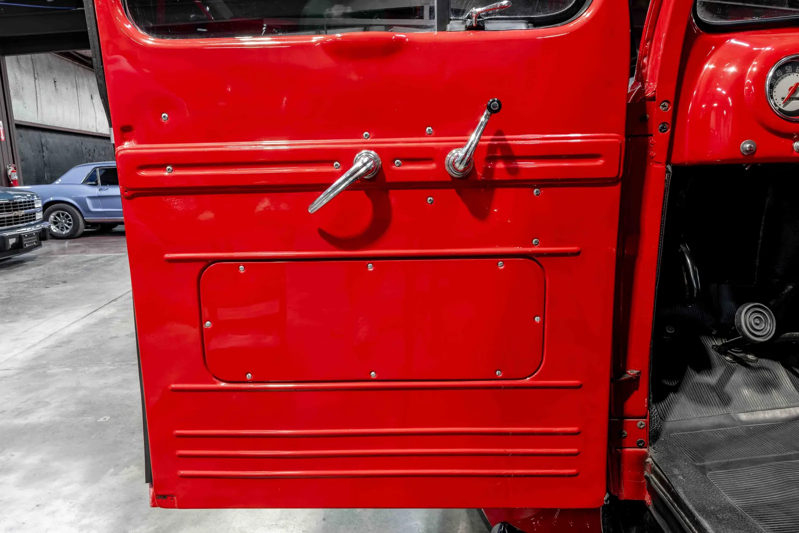 1950-Ford-F1-Red-97HC296624-40.jpg