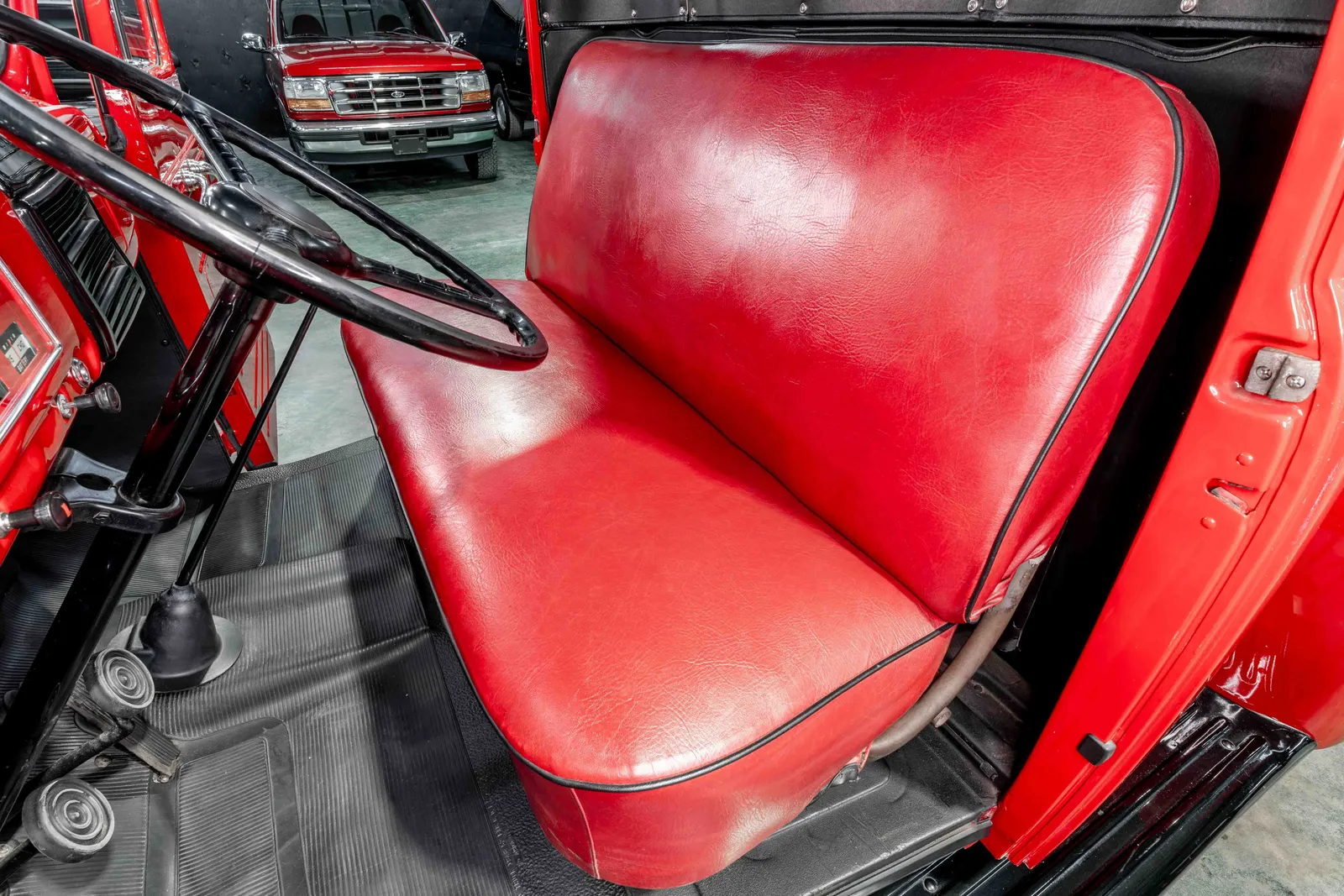 1950-Ford-F1-Red-97HC296624-41.jpg