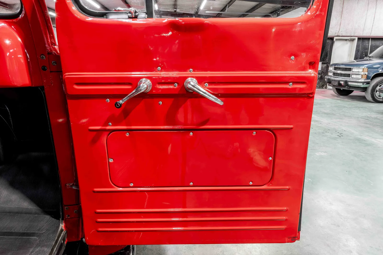 1950-Ford-F1-Red-97HC296624-43.jpg