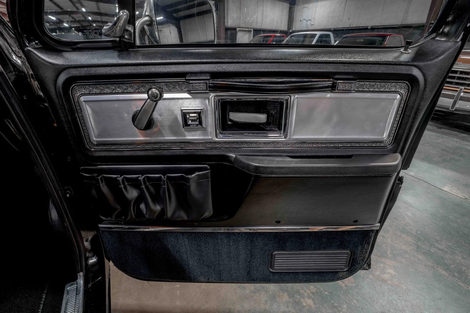 1978-Chevrolet-C10-Black-CCL448J101635-49.jpg