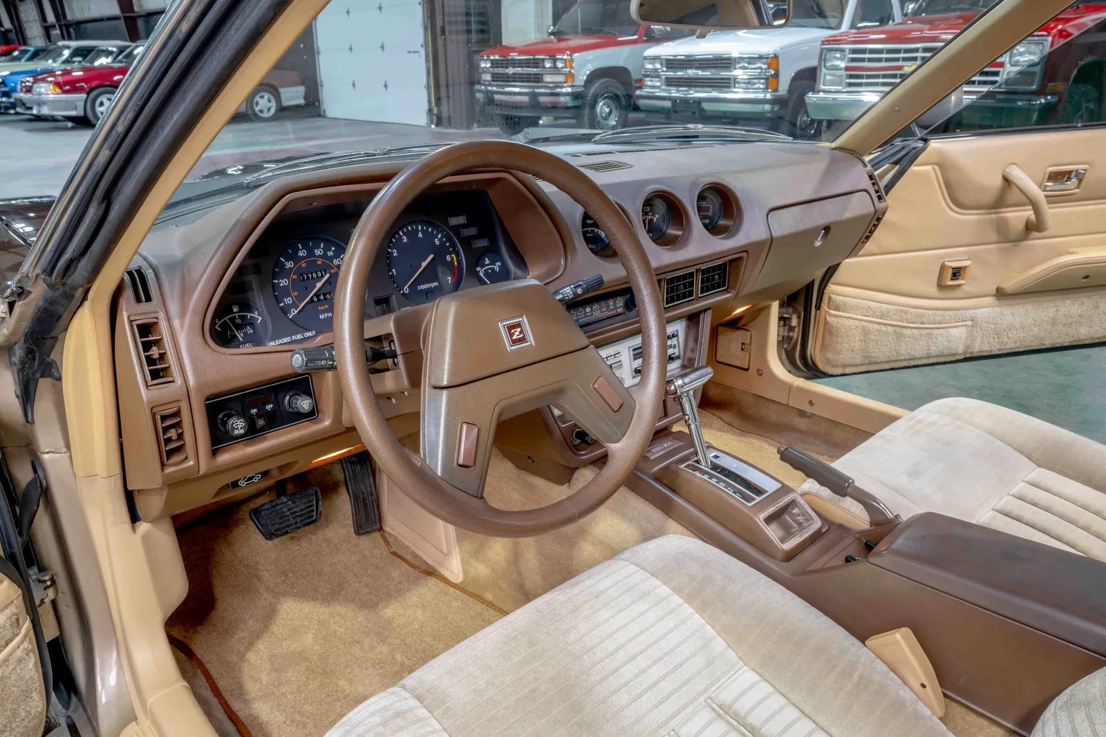1983-Datsun-280ZX-Dark-Brown-Nugget-Gold-JN1HZ04S9DX559454-45.jpg