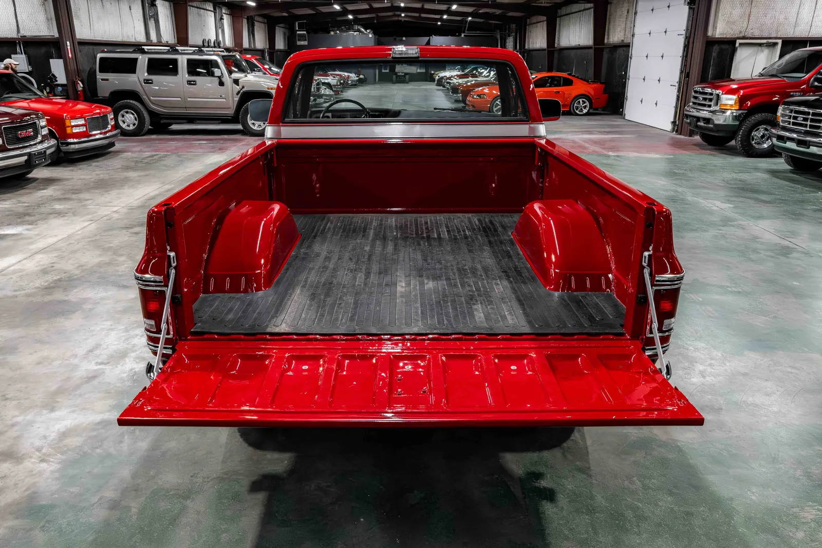 1978-GMC-K10-Red-500966-50.jpg