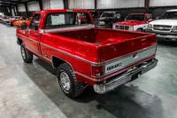 1978-GMC-K10-Red-500966-35.jpg
