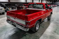 1978-GMC-K10-Red-500966-37.jpg