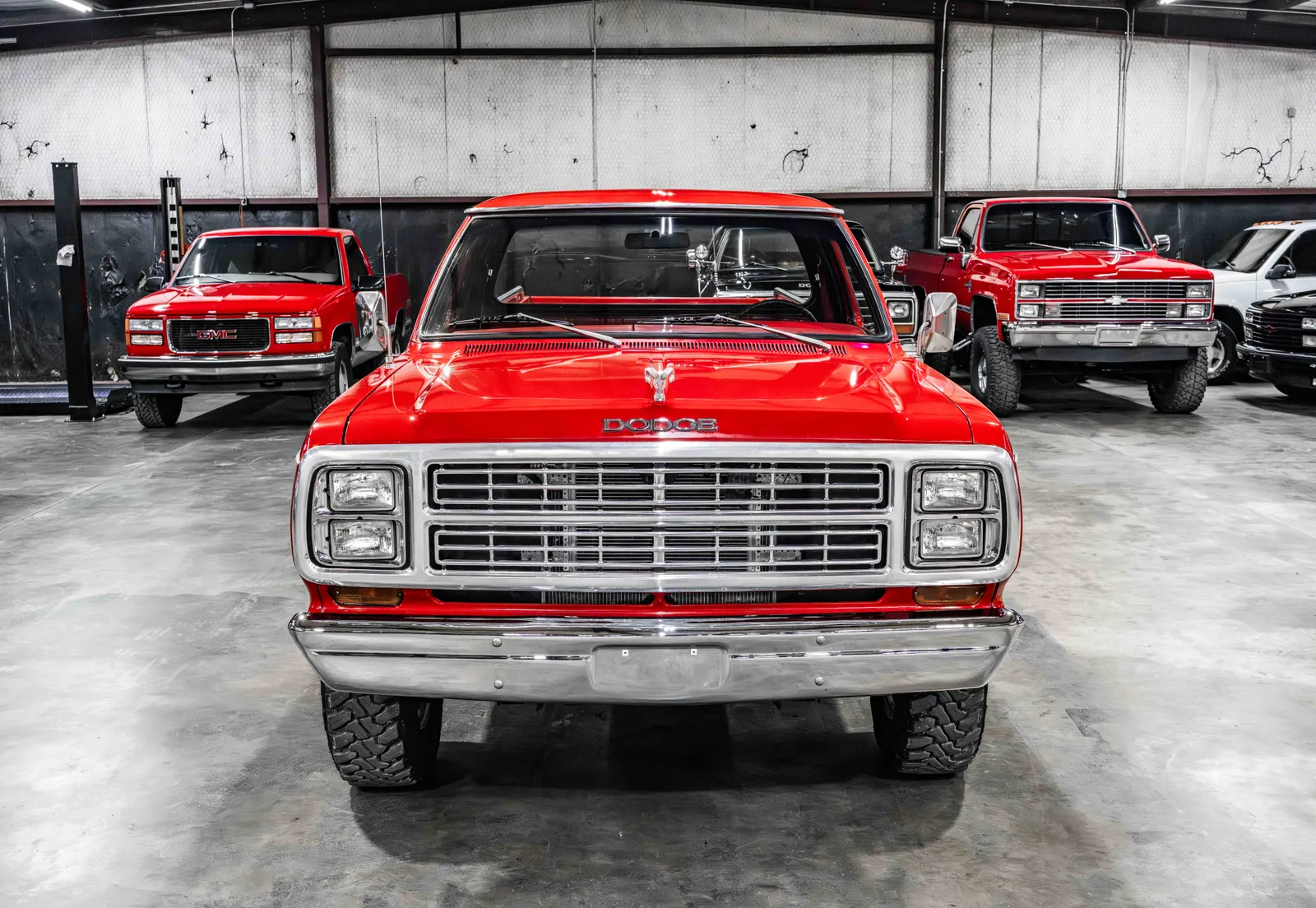 7_1979-Dodge-Power-Wagon-Red-216887-37.jpg
